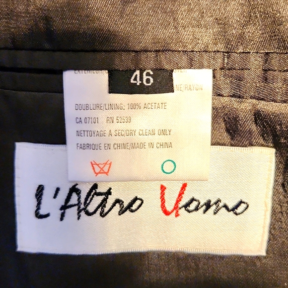L'altro Uomo mens double breasted suit.  Size 46 jacket and size 38 pants - Picture 3 of 9
